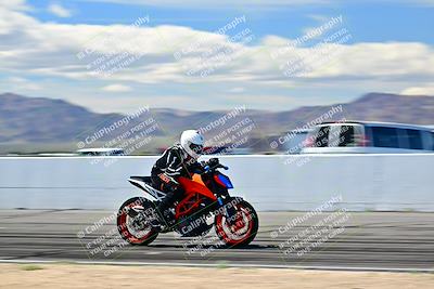 media/Mar-25-2024-Moto Forza (Mon) [[8d4319bd68]]/4-Novice Group/Session 4 Front Straight Speed Pans/